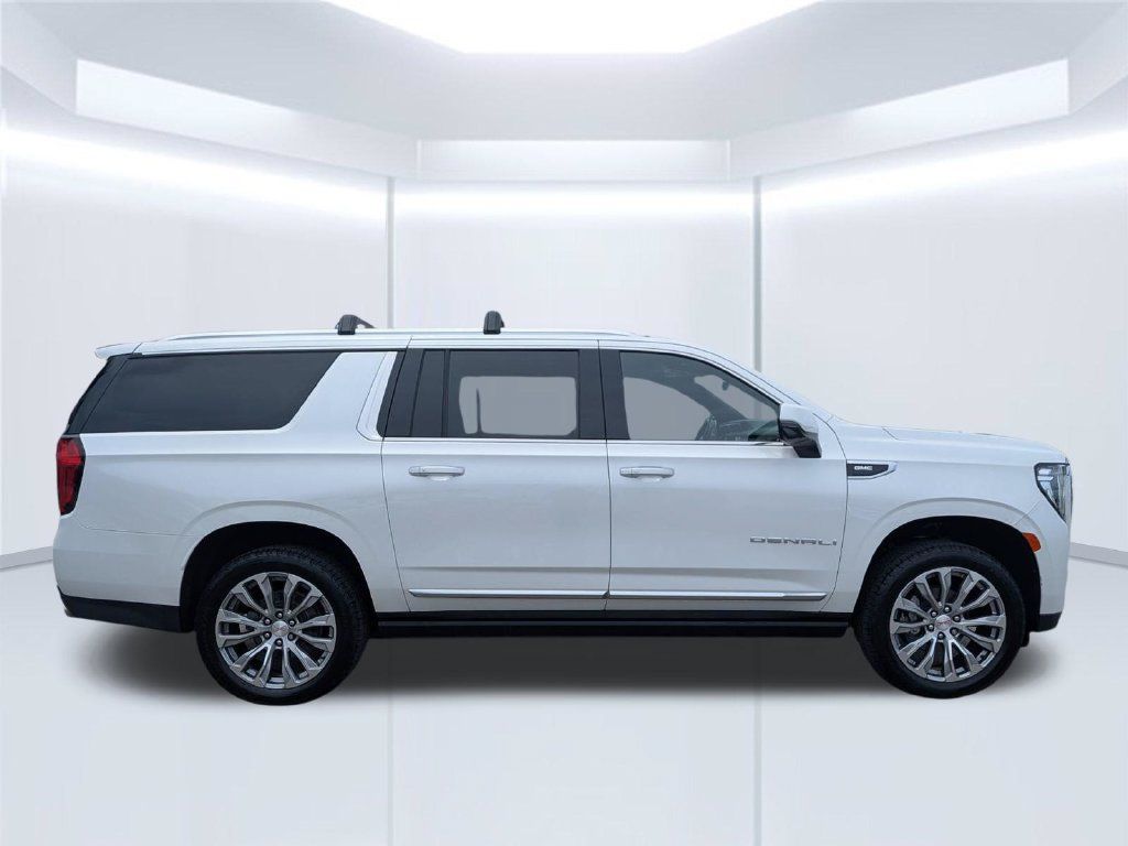 Used 2021 GMC Yukon XL Denali w/ Denali Ultimate Package AWD/4WD image 5