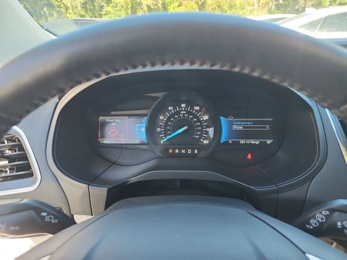 Used 2023 Ford Edge Titanium image 10