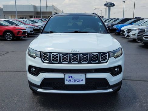 Used 2025 Jeep Compass Limited AWD/4WD image 2