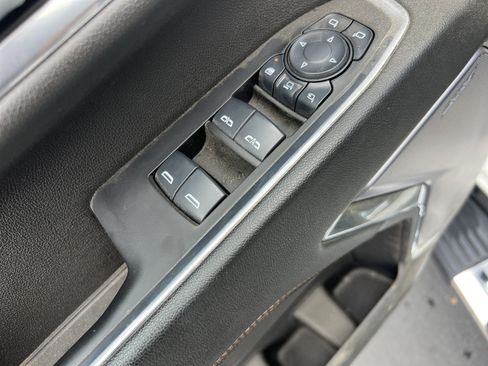 Used 2024 Chevrolet Silverado 2500 High Country w/ Technology Package AWD/4WD image 15