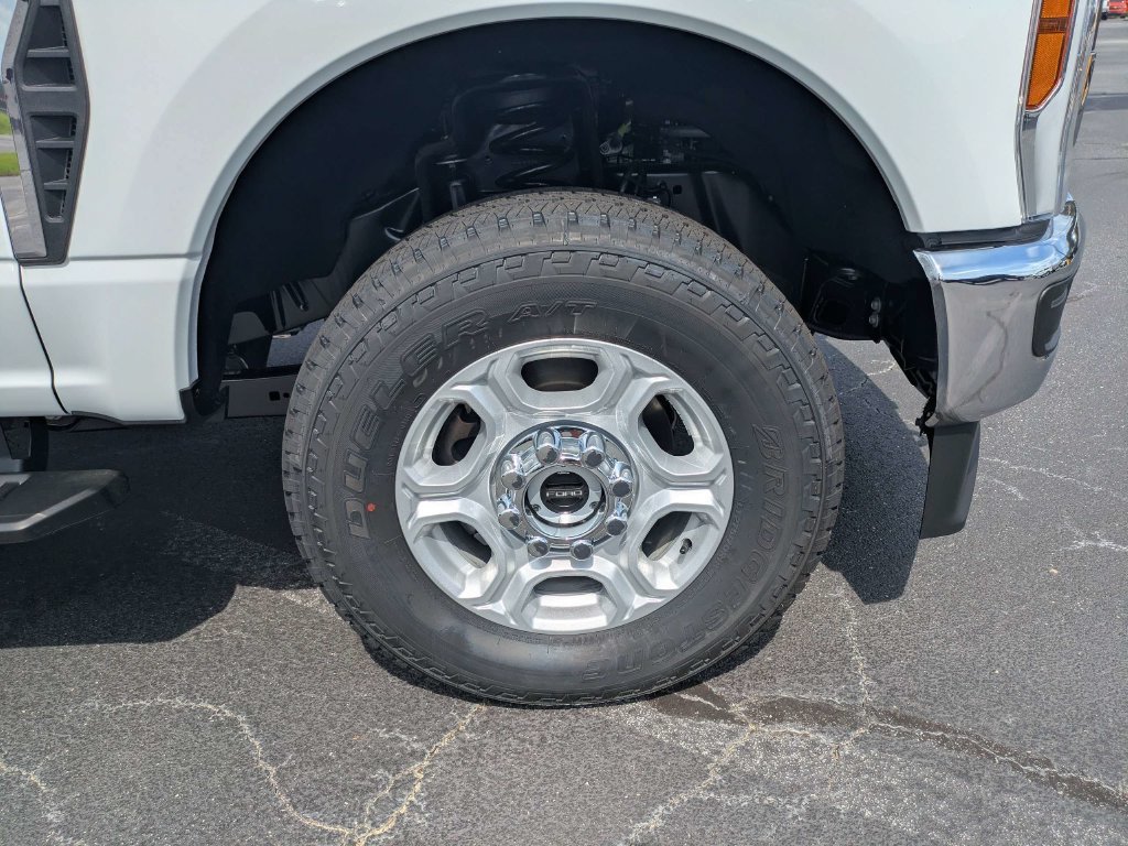 New 2026 Ford F250 XLT w/ FX4 Off-Road Package AWD/4WD image 34