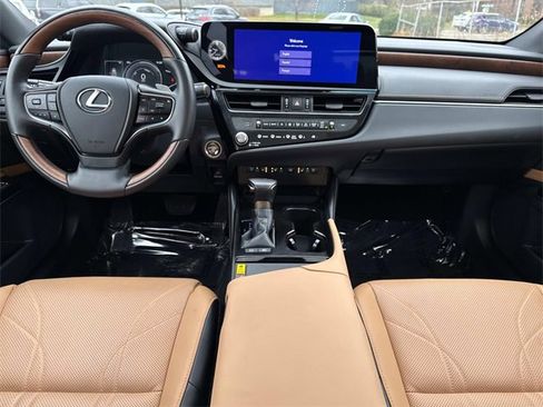 Certified 2025 Lexus ES 300h Ultra Luxury image 15