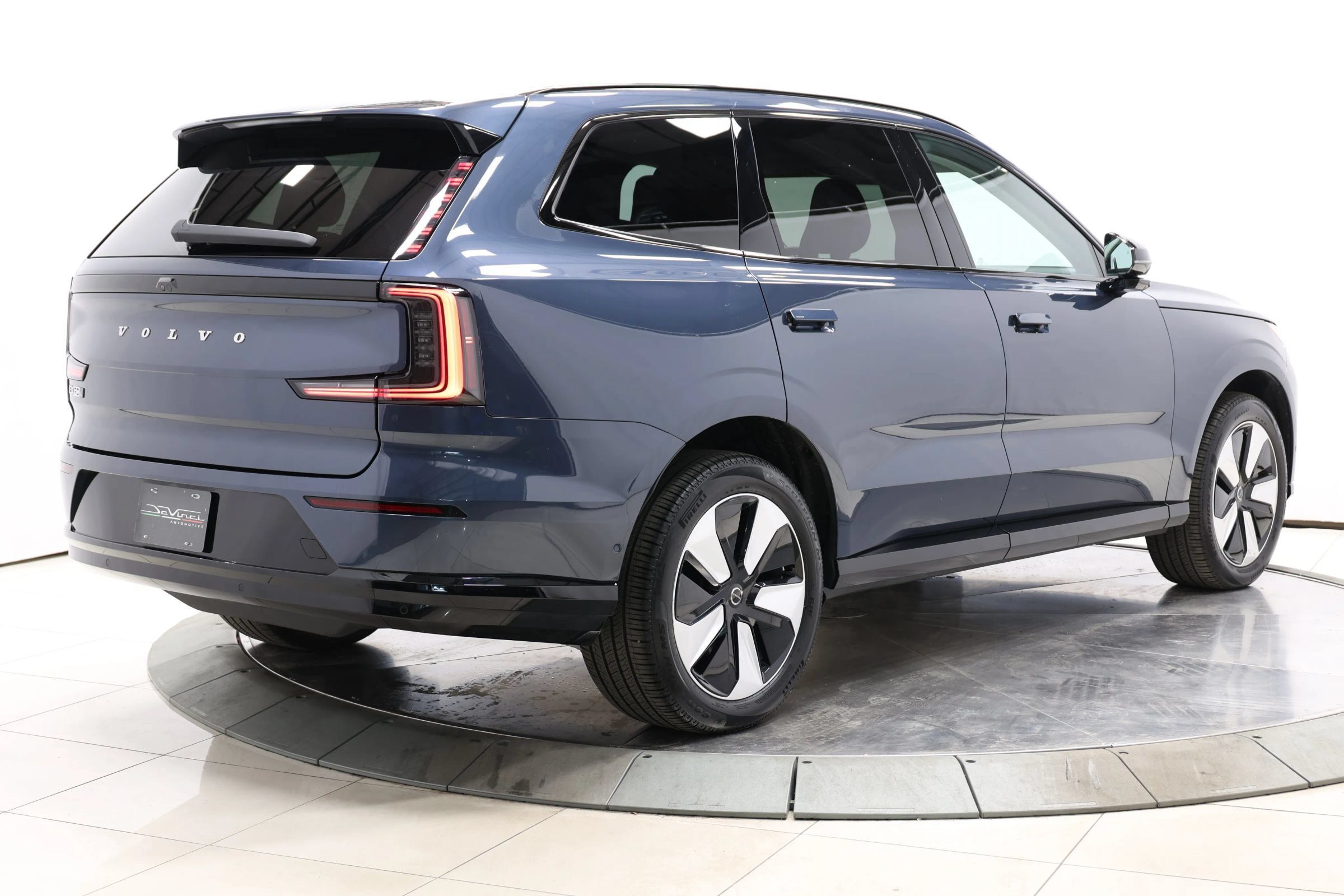 Used 2025 Volvo EX90 Plus AWD/4WD image 5