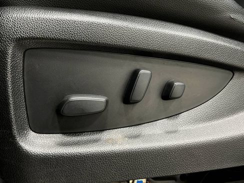 Used 2019 GMC Yukon XL SLT w/ Graphite Performance Edition AWD/4WD image 20