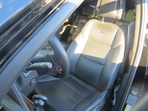 Used 2023 Cadillac Escalade ESV Luxury image 22