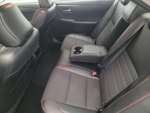 Used 2016 Toyota Camry SE FWD image 18