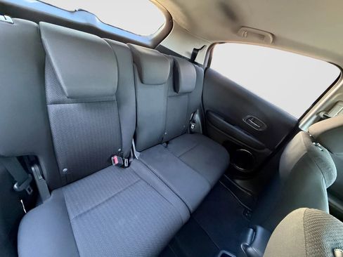 Used 2017 Honda HR-V EX image 18