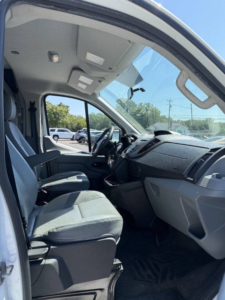 Used 2016 Ford Transit 150 130 Low Roof RWD image 13