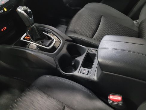 Used 2019 Nissan Rogue SV AWD/4WD image 26