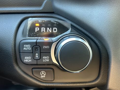 New 2026 RAM 1500 4x4 Crew Cab image 26