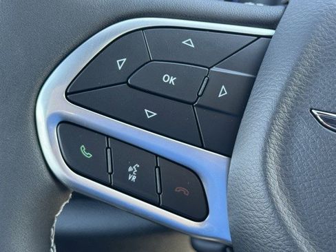 New 2026 Chrysler Pacifica Select image 16