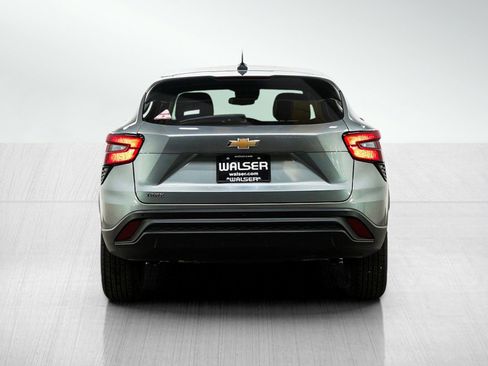 Used 2024 Chevrolet Trax LS w/ Driver Confidence Package FWD image 4