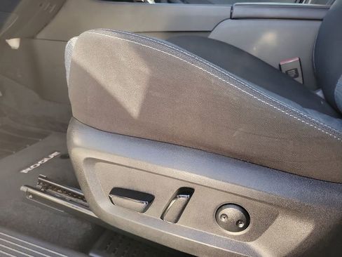 Used 2023 Nissan Rogue SV image 12