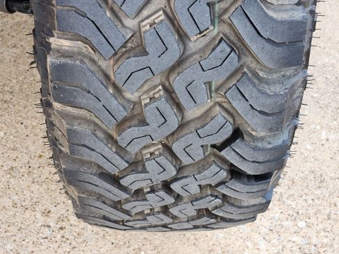 Used 2025 Jeep Wrangler Sport image 21