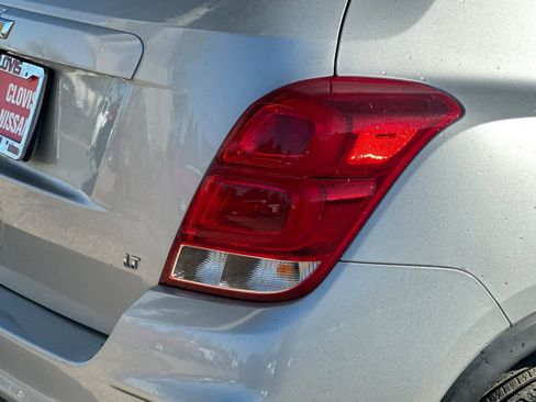 Used 2020 Chevrolet Trax LT w/ LT Convenience Package image 15