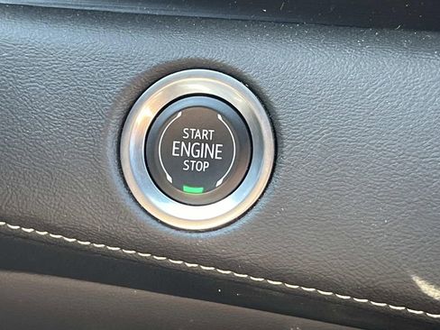 Used 2021 Cadillac Escalade Premium Luxury w/ Performance Package image 35