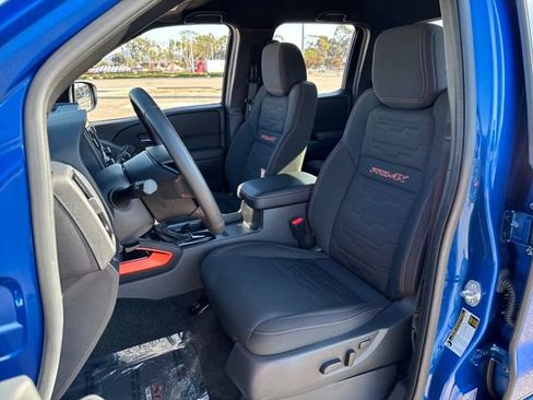 Used 2025 Nissan Frontier PRO-4X image 5