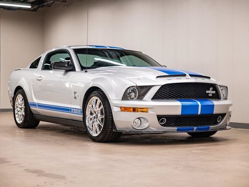 Used 2009 Ford Mustang Shelby GT500 RWD image 7