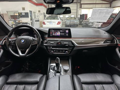 Used 2020 BMW 530i w/ Convenience Package RWD image 18