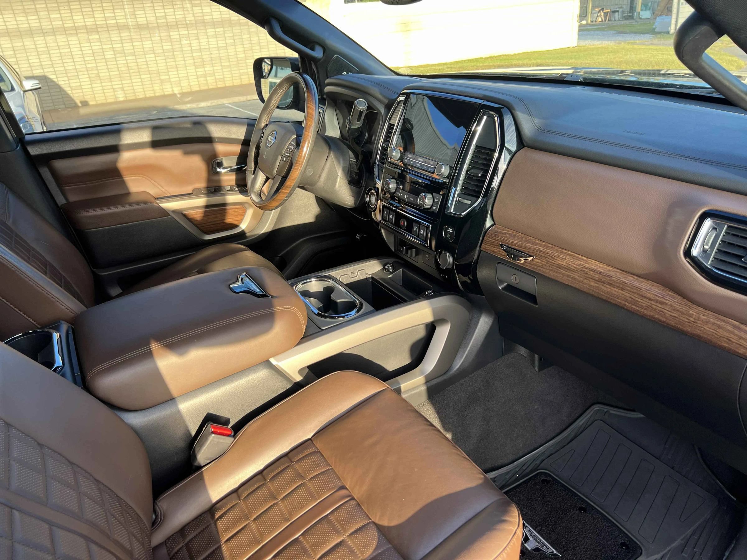 Used 2021 Nissan Titan Platinum Reserve w/ Moonroof Package RWD image 21