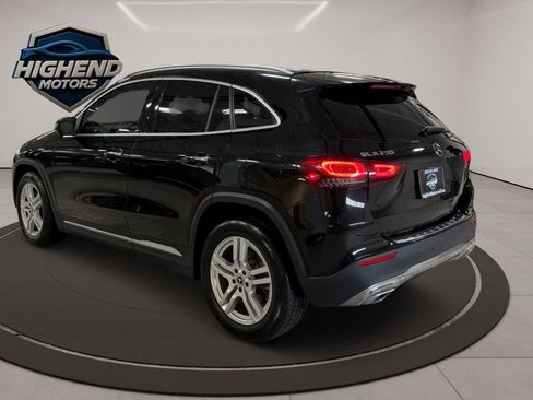 Used 2021 Mercedes-Benz GLA 250 4MATIC w/ Premium Package image 4