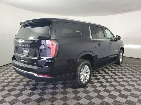 New 2026 Chevrolet Suburban LT image 4