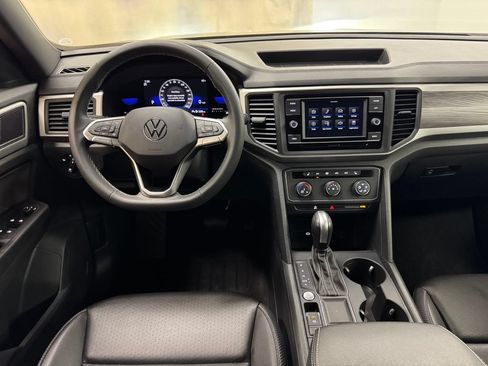 Used 2022 Volkswagen Atlas Cross Sport SE FWD image 18