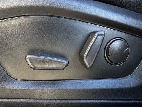 Used 2023 Ford Explorer Limited w/ Limited Technology Package image 26