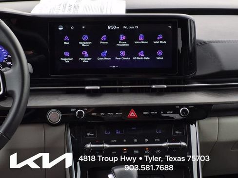 Certified 2024 Kia Carnival EX FWD image 32