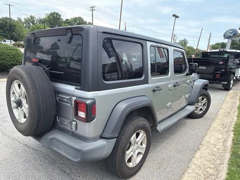 Used 2019 Jeep Wrangler Unlimited Sport S AWD/4WD image 9