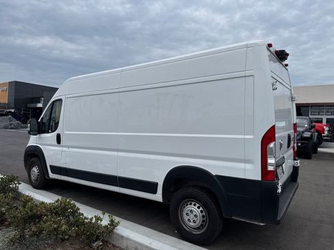 Used 2025 RAM ProMaster 2500 w/ Convenience Group FWD image 17