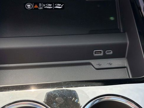 New 2026 Chevrolet Suburban Z71 w/ Z71 Off-Road Package AWD/4WD image 33