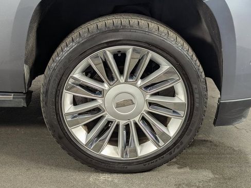 Used 2018 Cadillac Escalade Platinum image 12