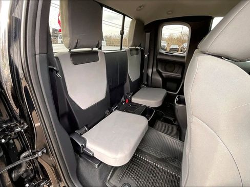 Used 2018 Toyota Tacoma SR5 image 27