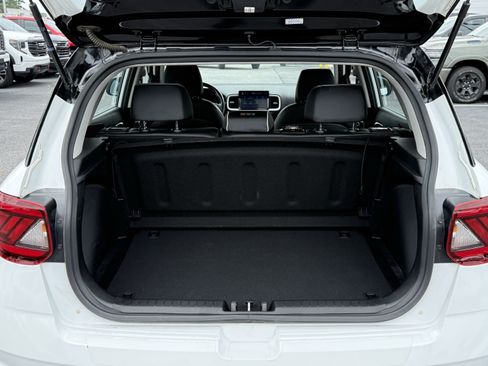 Used 2024 Hyundai Venue Limited FWD image 30