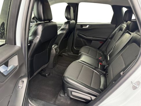 Used 2025 Ford Escape SE image 16