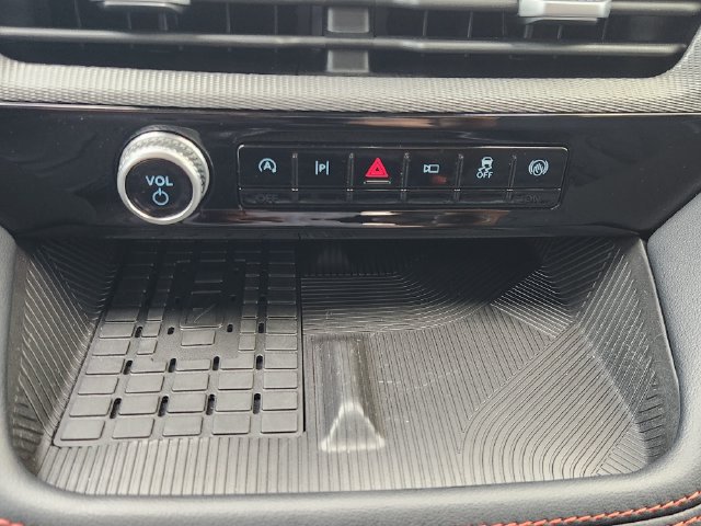 Used 2025 Ford Explorer ST-Line w/ Premium Package RWD image 21