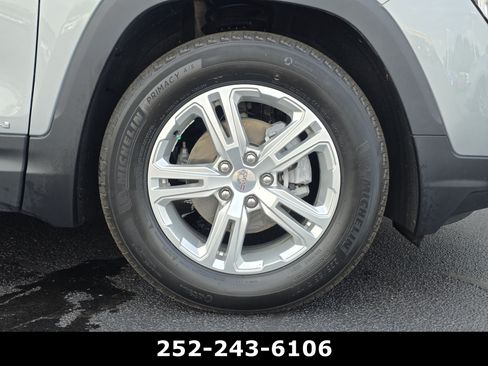 Used 2024 GMC Terrain SLE w/ Driver Convenience Package FWD image 41