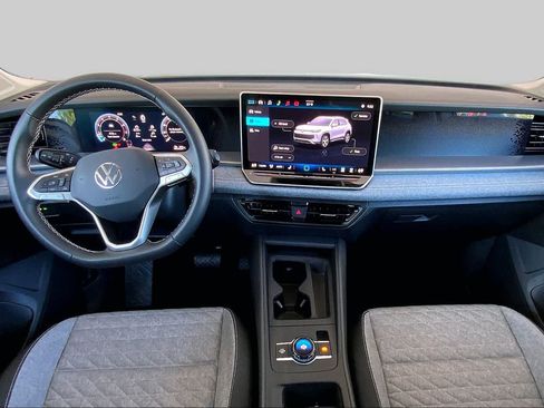 Used 2026 Volkswagen Tiguan S FWD image 15