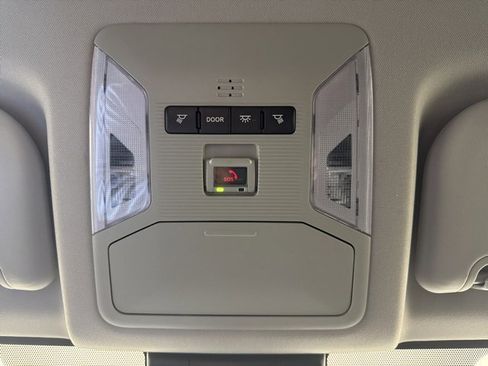 Used 2021 Toyota RAV4 LE image 14