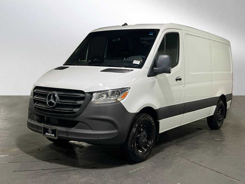 Used 2025 Mercedes-Benz Sprinter 2500 image 7