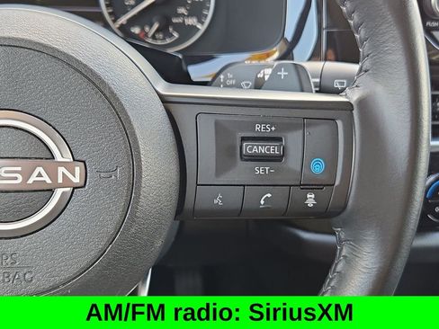 Used 2024 Nissan Pathfinder SV image 11