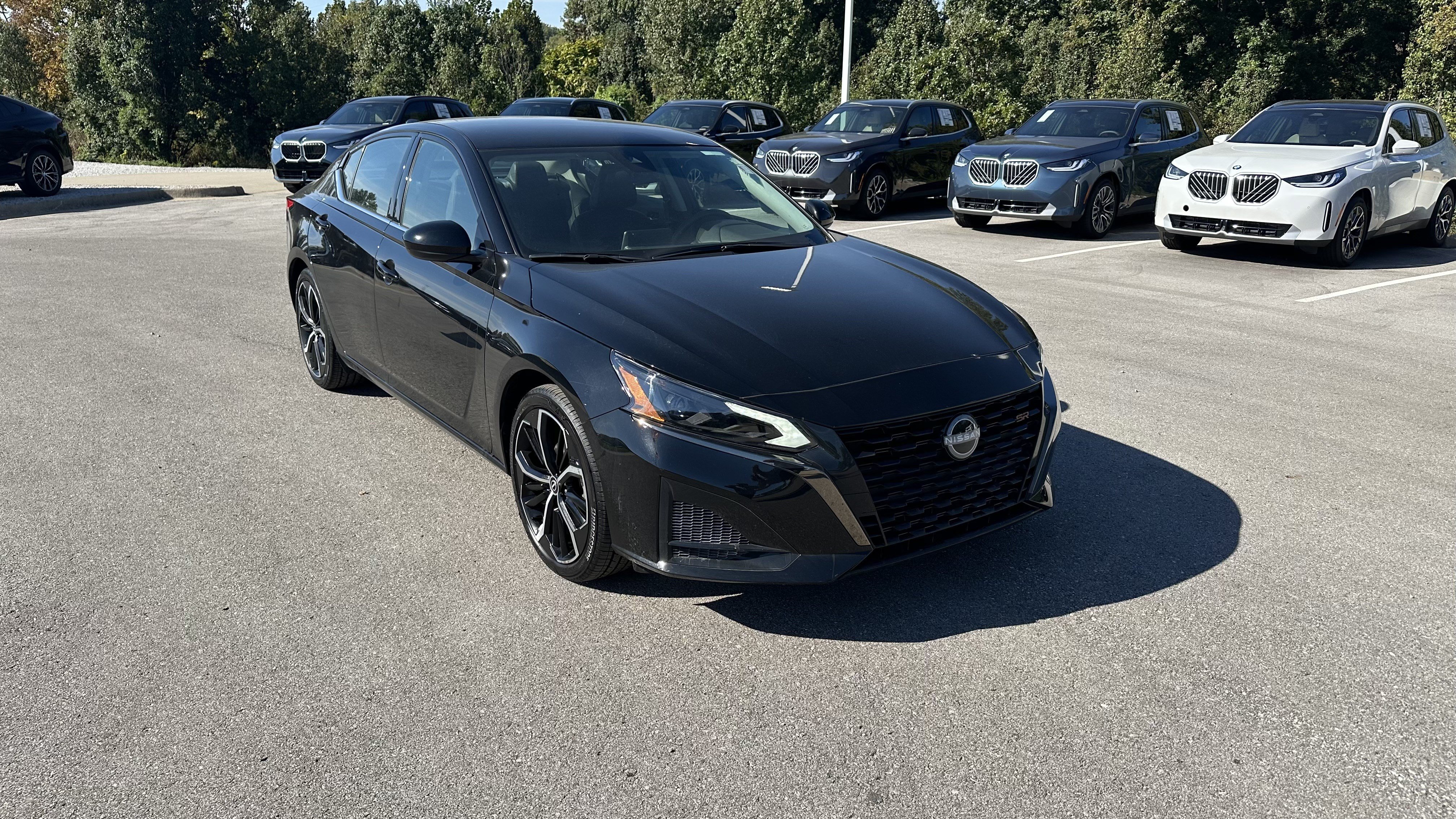 Used 2025 Nissan Altima 2.5 SR FWD image 2