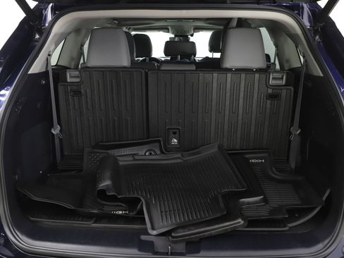 Used 2021 Toyota Highlander Limited image 9