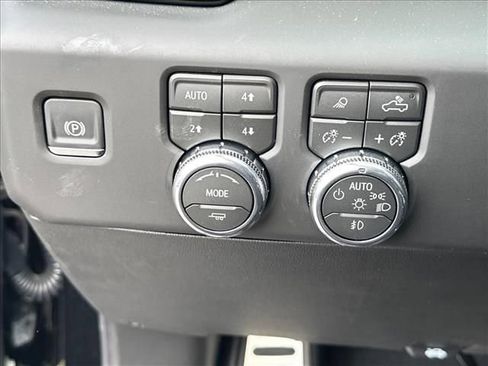 New 2026 GMC Sierra 1500 AT4 w/ Technology Package AWD/4WD image 31