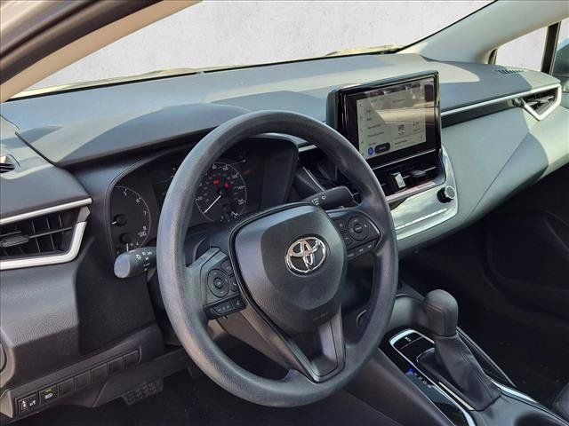 Used 2025 Toyota Corolla LE FWD image 9