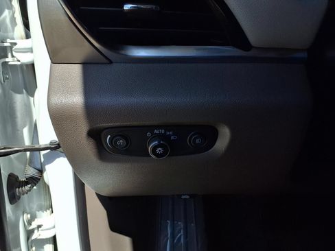 Used 2019 Chevrolet Traverse LT FWD image 14