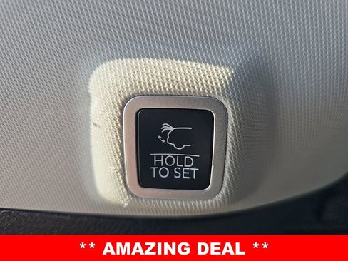 Used 2023 Jeep Grand Cherokee Limited image 13