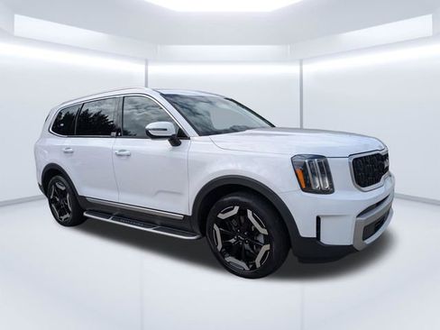 Used 2023 Kia Telluride EX w/ EX Captain's Chair Package FWD image 1