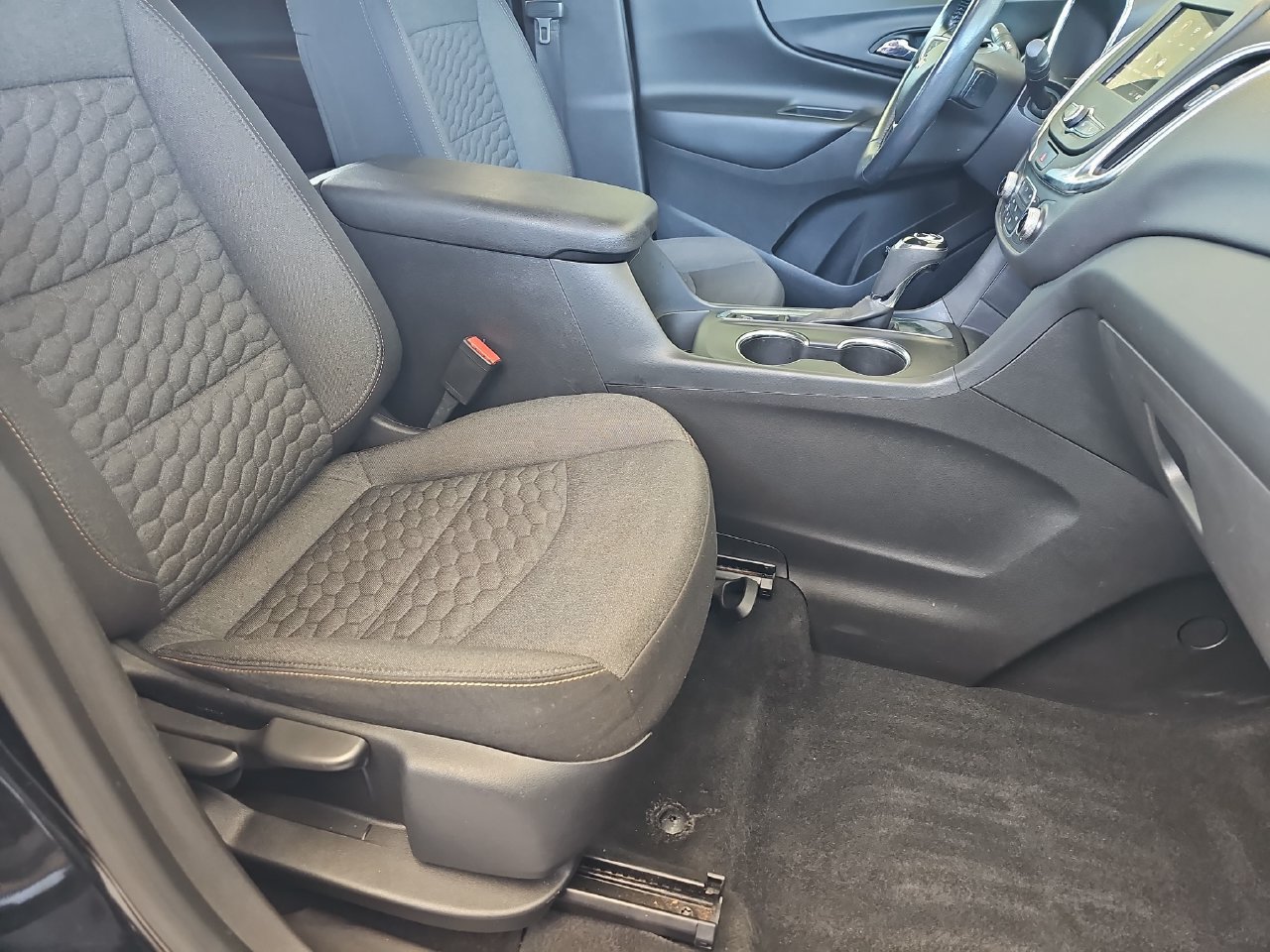 Used 2020 Chevrolet Equinox LT FWD image 13